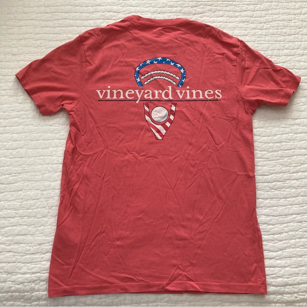 Vineyard Vines men’s short sleeve tee shirt, size small with pocket